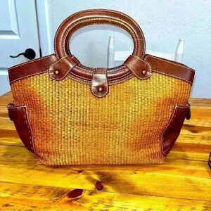 Fossil Woven Straw look Boho circle handle hand bag purse with shoulder strap